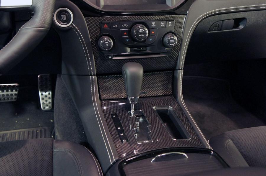  Chrysler 300C SRT8 2012 года  (фото 10 из 100)